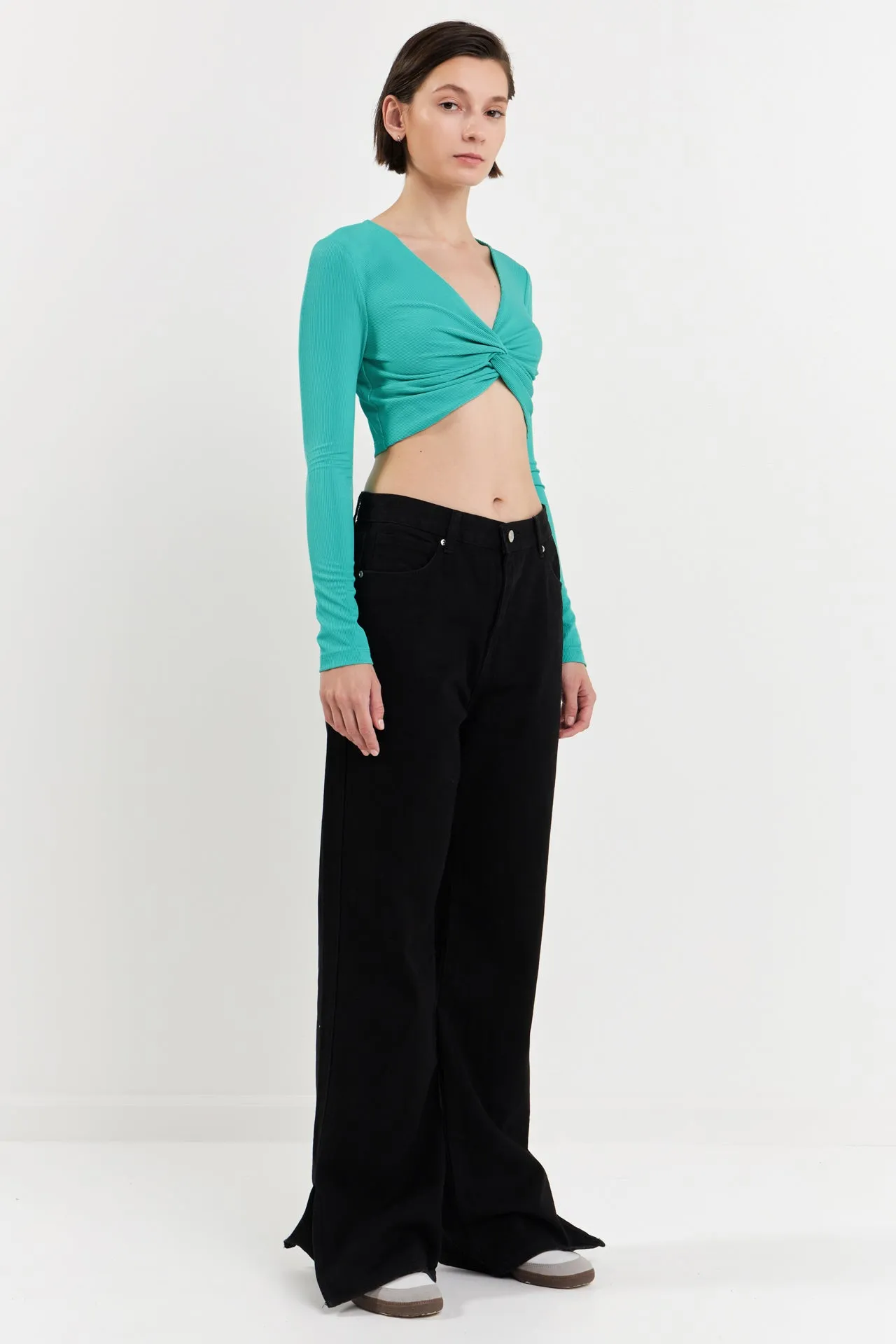 Front Twist Cropped Long Sleeve