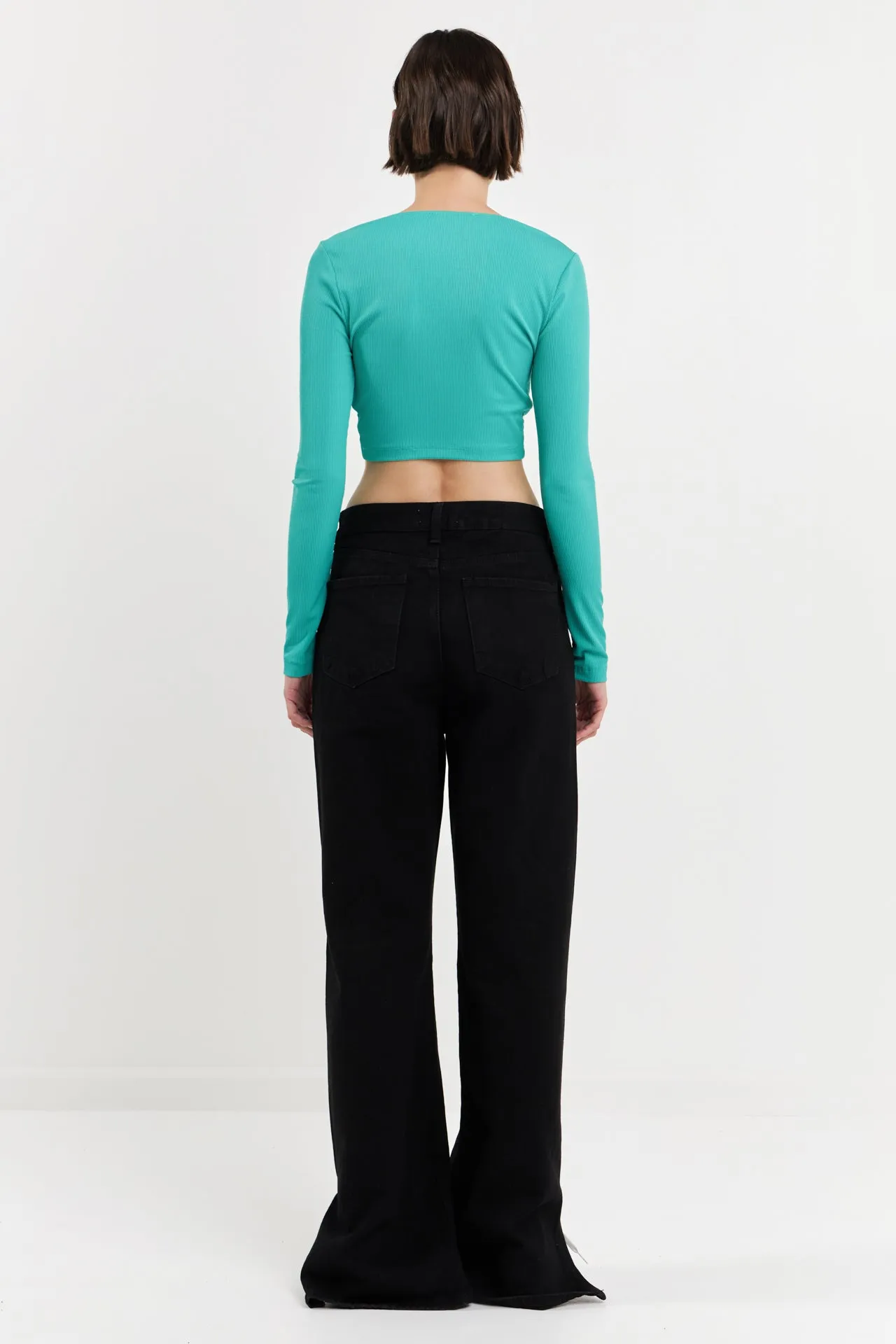 Front Twist Cropped Long Sleeve