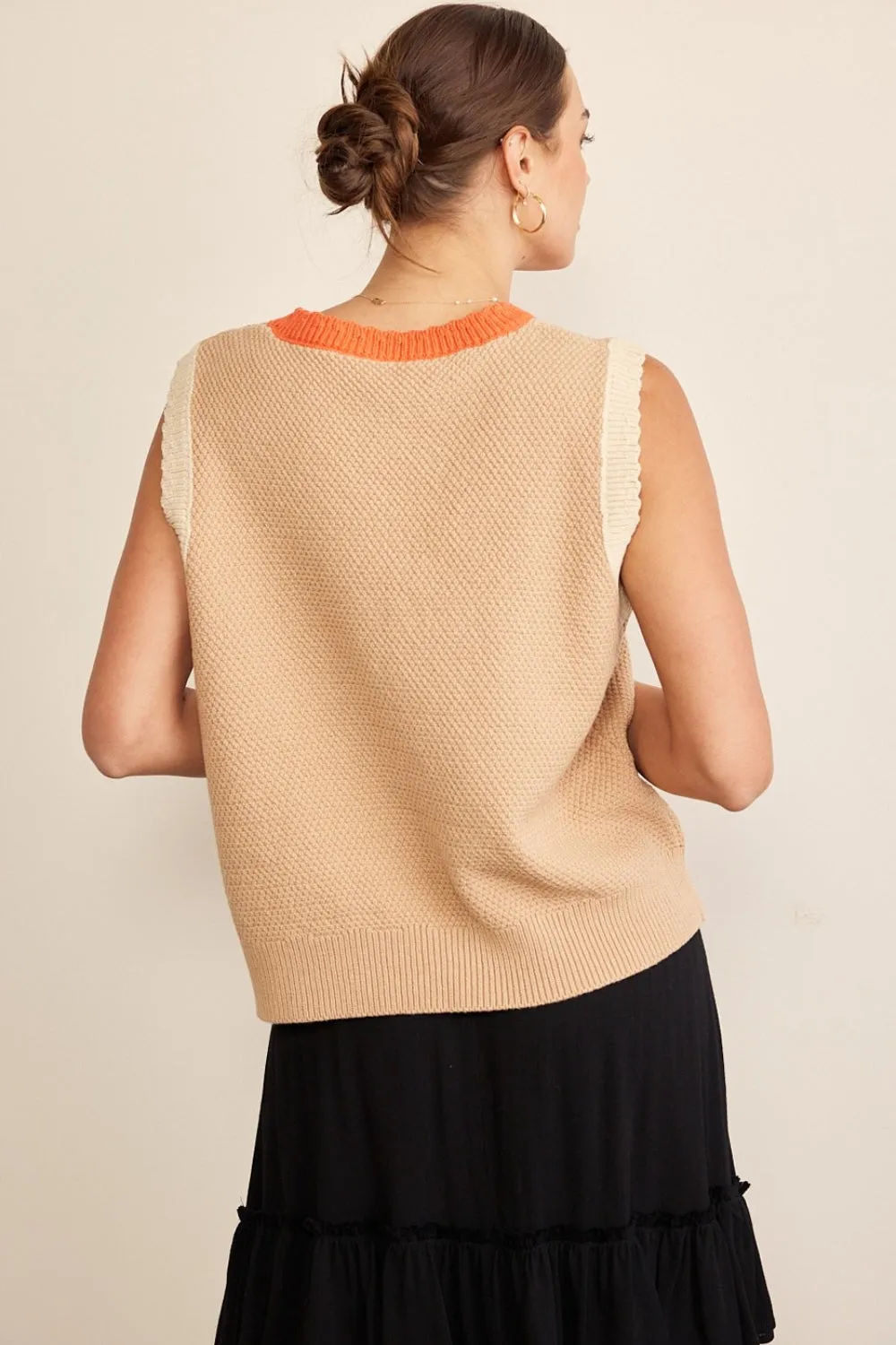 "Hazel Creme" Contrast Round Neck Sweater Vest