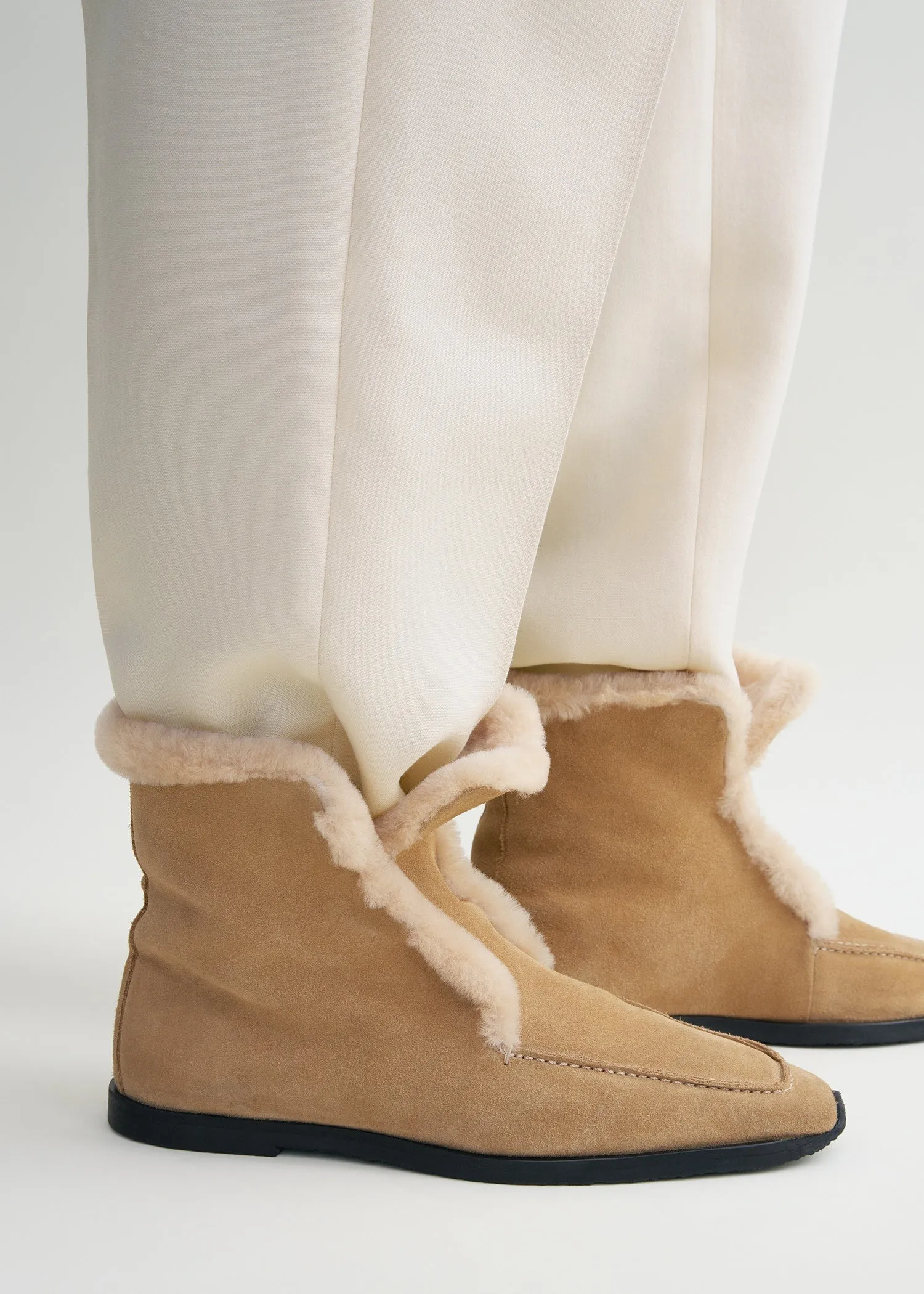 Shearling-edge winter boots caramel/ecru